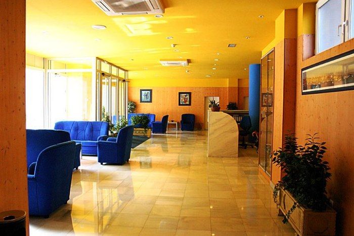 Hotel Bezana Lago Santa Cruz De Bezana Exterior foto